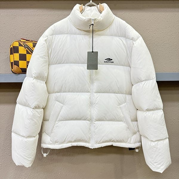 入手困難バレンシアガ n級品 3B SPORTS ICON SKI ダウンジャケット 2色 bab88470